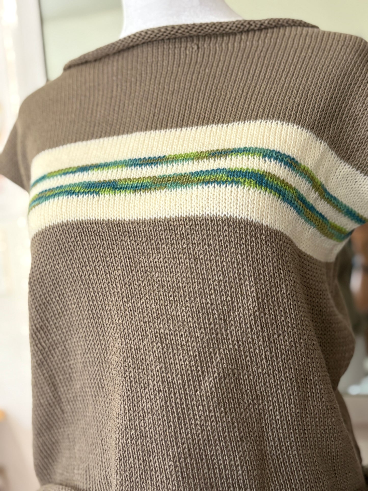 RACING STRIPES BEIGE KNIT TOP