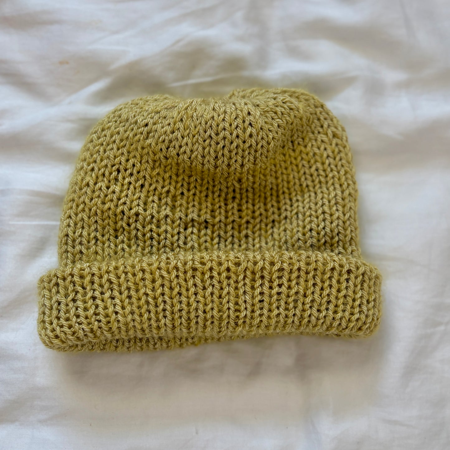 SMALL YELLOW BEANIE