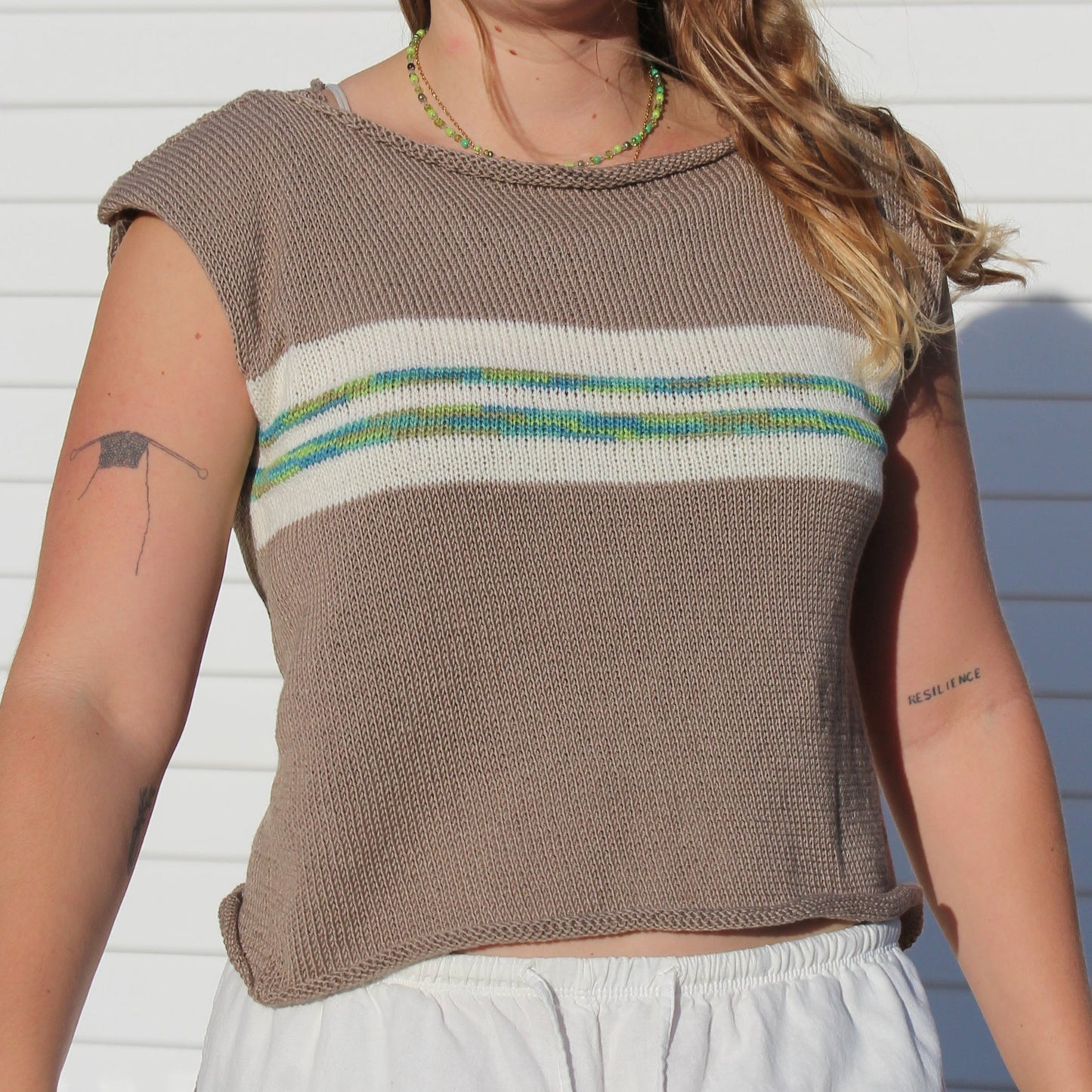 RACING STRIPES BEIGE KNIT TOP