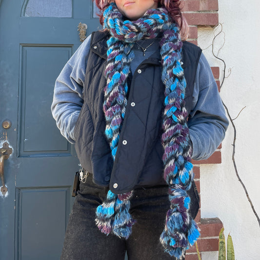 YOUR NEW FAVORITE BRAIDED SCARF